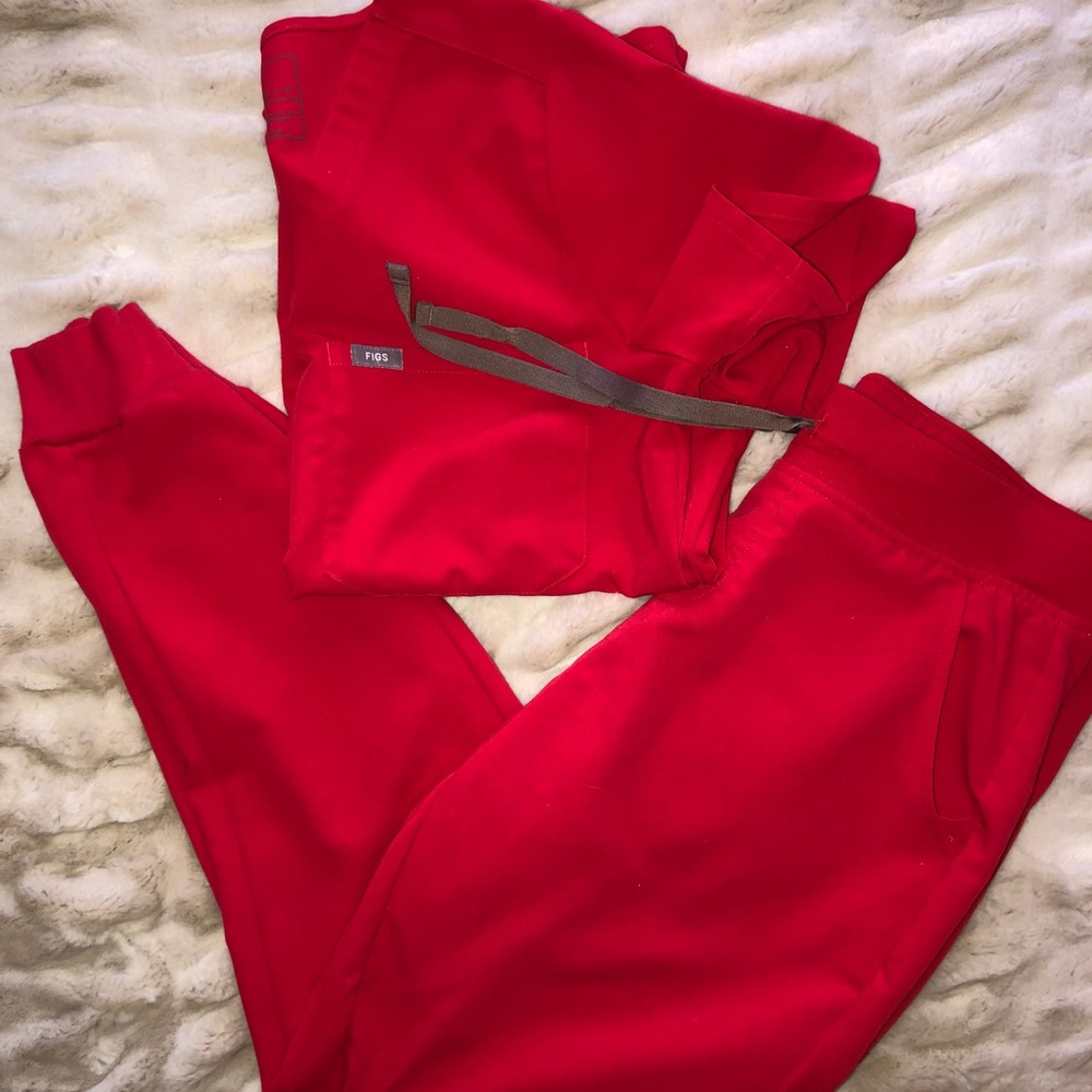 Figs scrub set ( Red Pop)